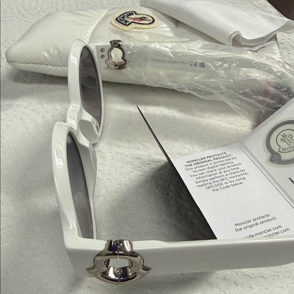 Moncler Ivory Round Sunglasses - Picture 4 of 6